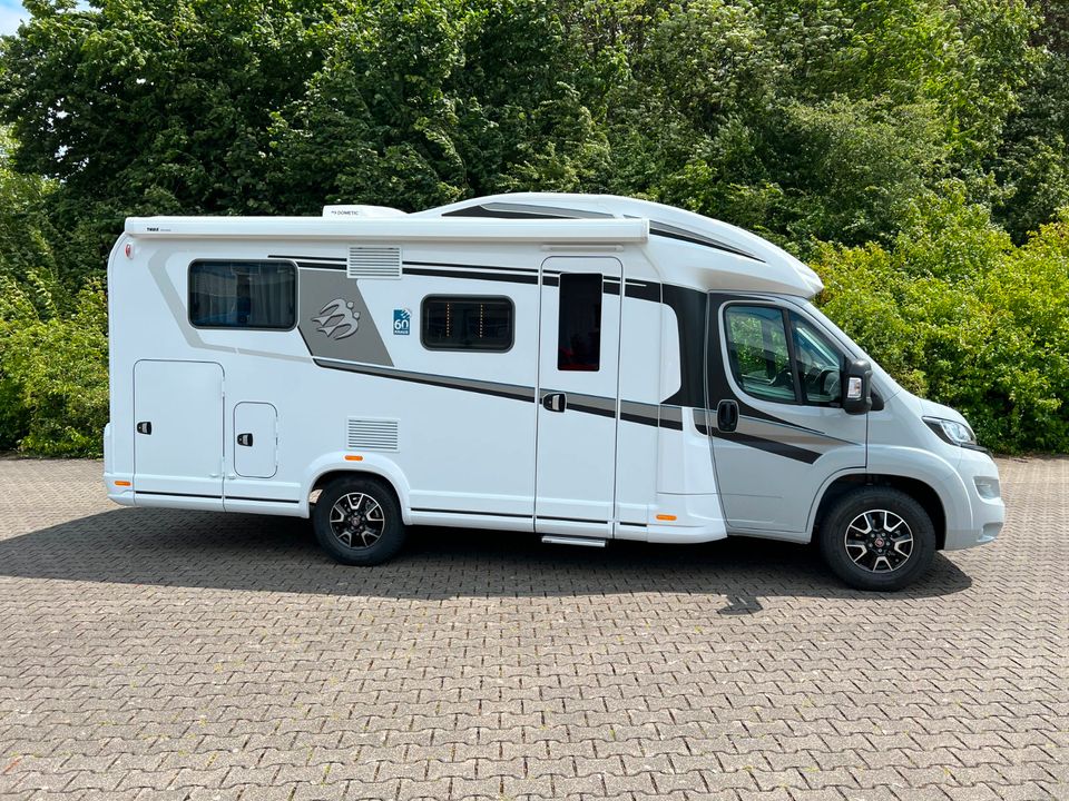 Knaus Sky Wave 650 MEG Einzelbetten hinten + Hubbett für 2-4 Personen | Automatik Wohnmobil Reisemobil Camper mieten - Camping Urlaub in Salzkotten