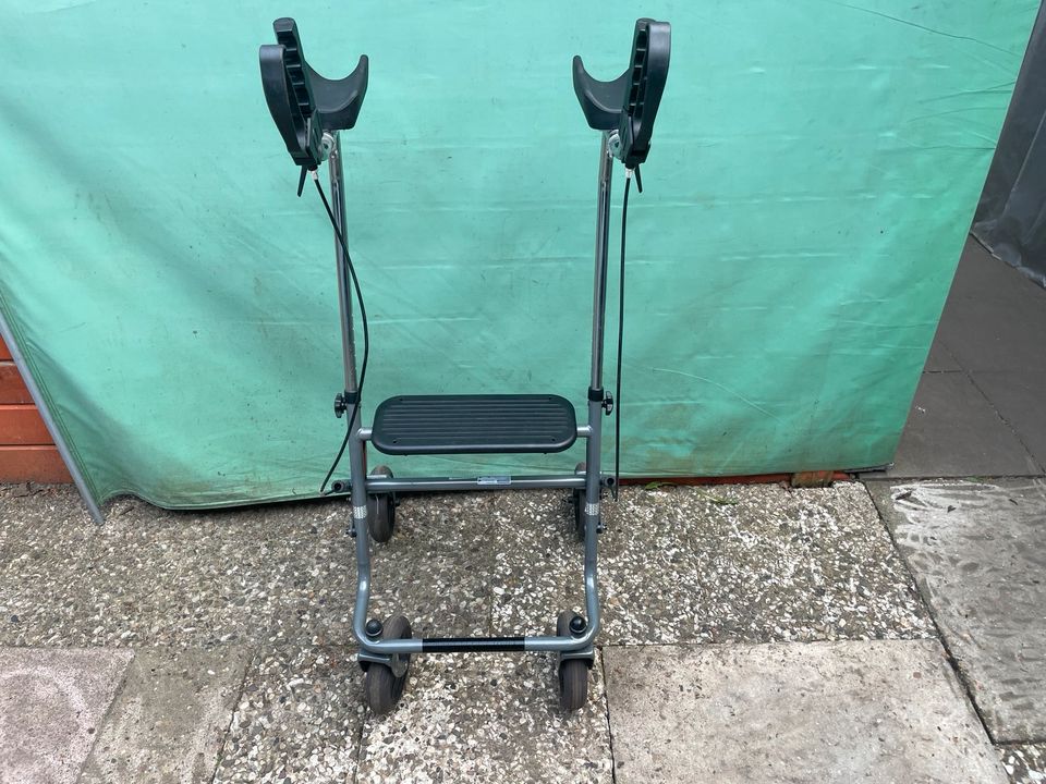 Tomtar Arthritis/Arthrose Unterarmauflagen Rollator (Versand) in Hamburg