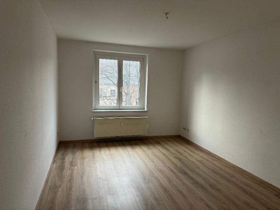 Schöne und Helle 2-Zi. Wohnung mit Südbalkon im 2.OG in Chemnitz