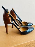 Sergio Rossi 38 Schuhe Pumps High Heels Stilettos Lackleder Friedrichshain-Kreuzberg - Kreuzberg Vorschau
