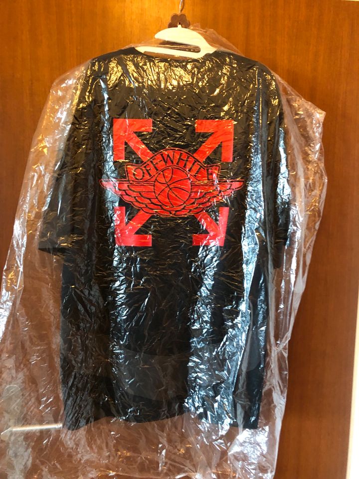 Off-White X Jordan Collab Shirt in XL DSWT in Krefeld