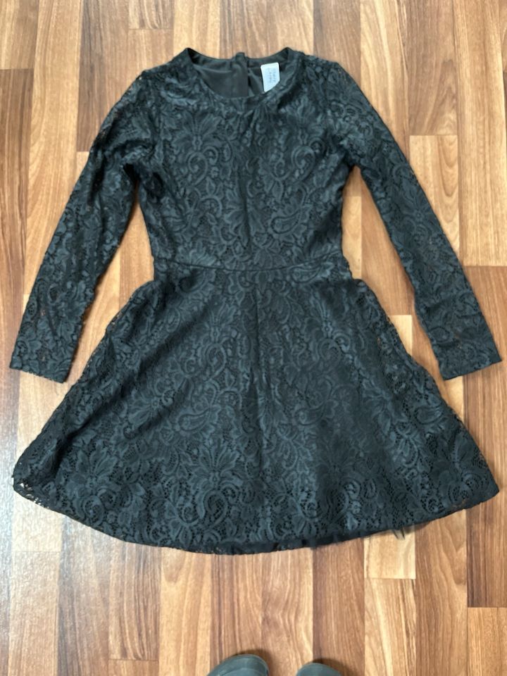 Mädchen Kleid Tanzkleid Spitze schwarz Gr.152 in Herford