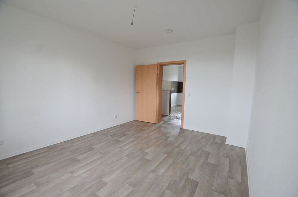 Charmante 3-Raum-Wohnung/ offene Küche/ ruhige Lage/ Stellplatz in Sangerhausen