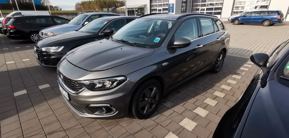 Fiat Tipo 1.6 MultiJet LOUNGE DCT Automatik 8 X Alu in Wackersdorf