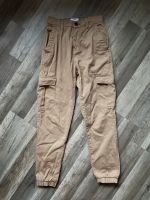 Cargo Hose gr XS in beige von Bershka für Mädels Brandenburg - Golßen Vorschau