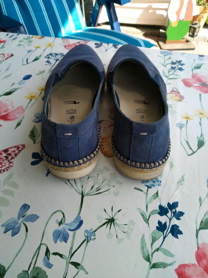 Slipper von Tamaris, Nubukleder blau, Gr. 39 in Kölln-Reisiek