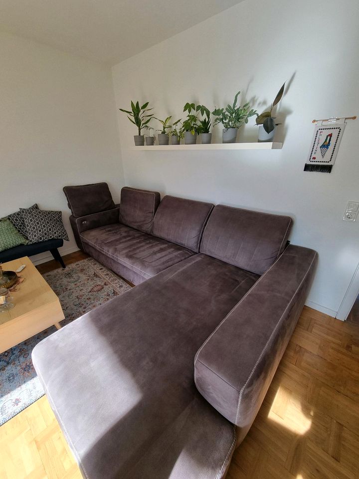 Hochwertige Elektrisch ausziehbare Couch in Ginsheim-Gustavsburg