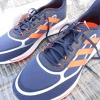 Adidas Sportschuhe Neu und ungetragen Niedersachsen - Delmenhorst Vorschau