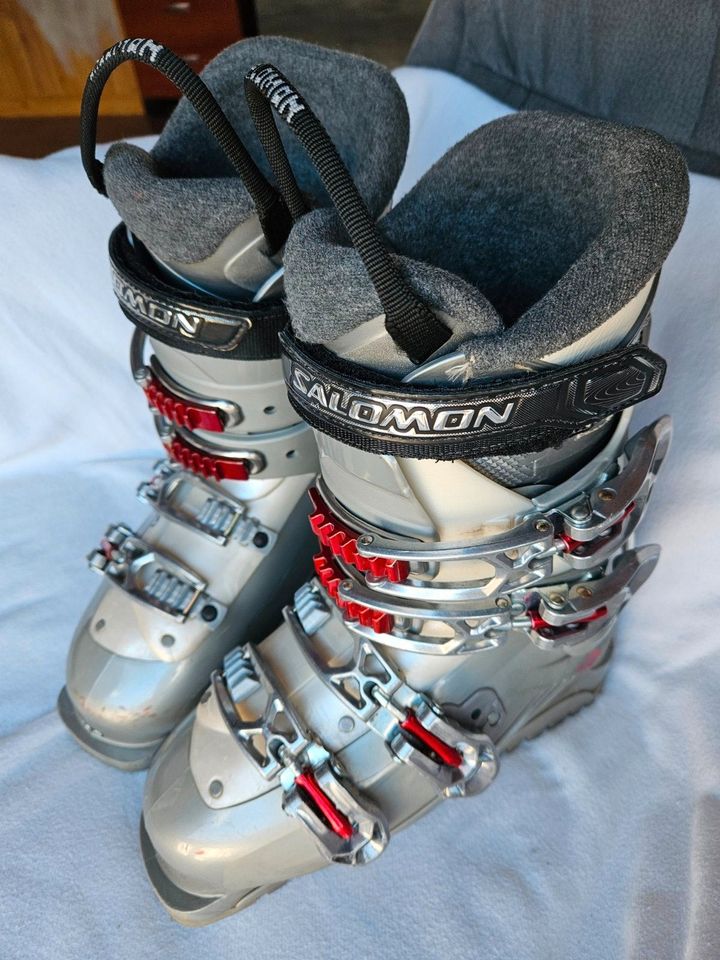 Salomon Skischuhe Skistiefel Skiboots Gr.37,38 - 24,5 cm, 287 mm in Worms