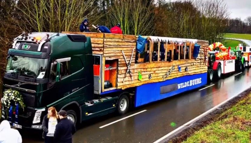 Auflieger/Plattform/Karnevalswagen in Odenthal