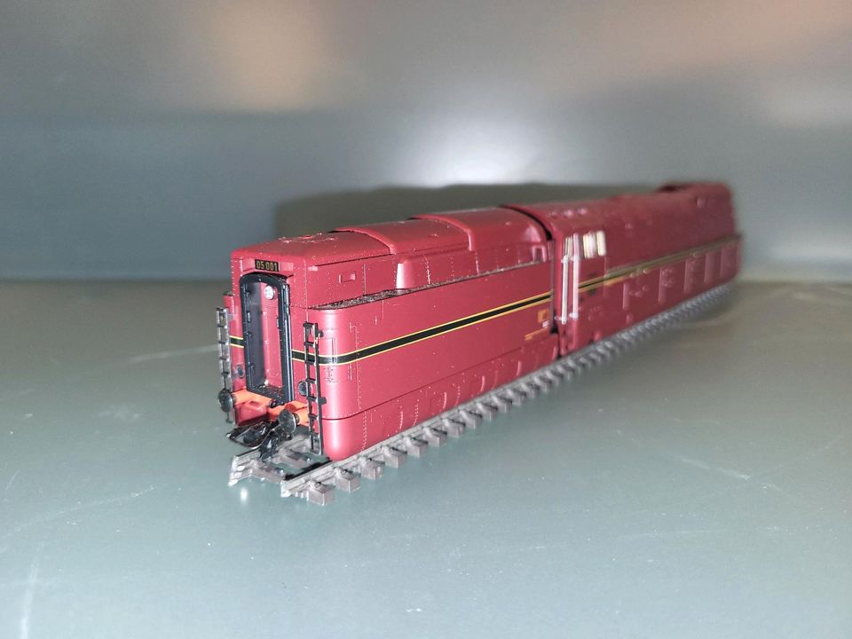 Märklin 37050: BR05 rot /Insidermodell 2004/ Digital & Sound /OVP in Erzhausen