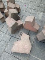 Pflastersteine 24 Stück / besondere Form + 2 geschnittene Steine Niedersachsen - Seevetal Vorschau