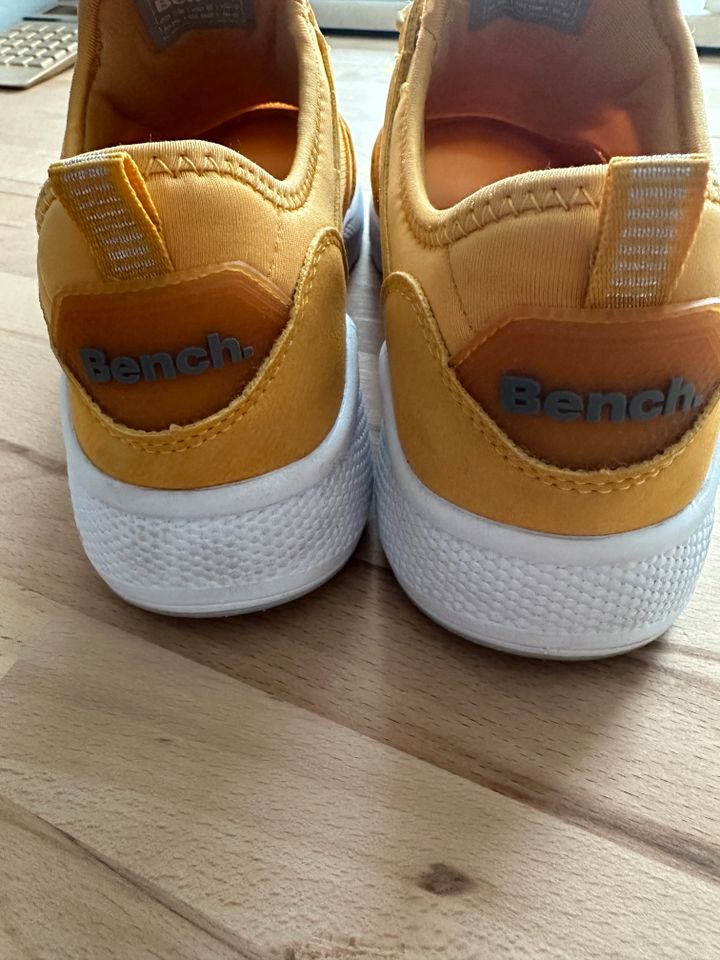 Damen Sneaker Bench Gr. 40 gelb sehr bequem in Babenhausen