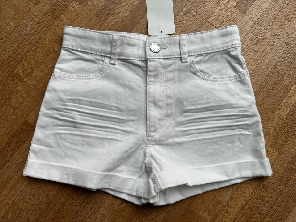 H&M Shorts Gr. 134 weiß in Hamburg