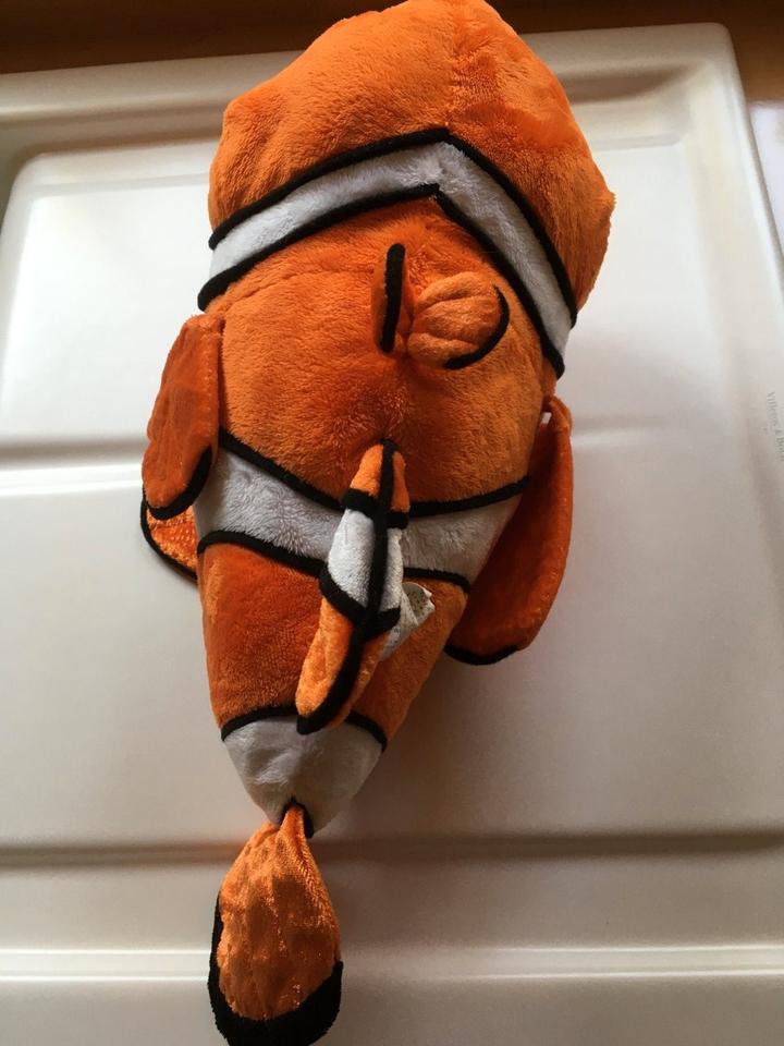 Disneyland Paris "Nemo" Plüschtier Findet Nemo Fisch Nemo 36 cm in Ruppichteroth