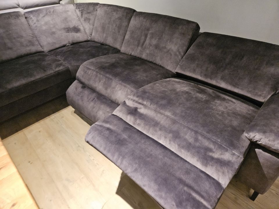 NEU Couch Wohnlandschaft 2x Motor Relaxsitz Staukasten Relaxecke in Bocholt