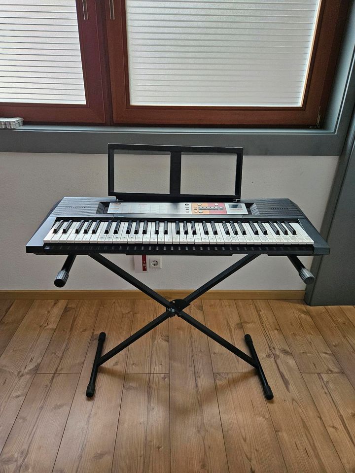 Yamaha PSR-F50 Keyboard kaum benutzt. in Bretten