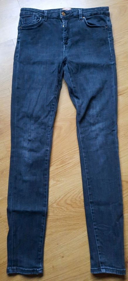 Schwarze Jeans Hose Gr. 34 von Only in Belm
