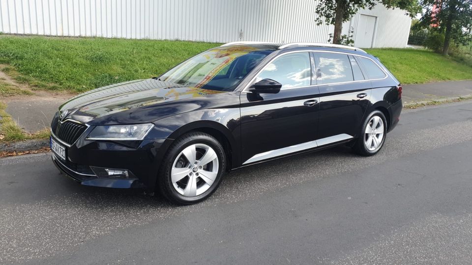 Skoda Superb Handschalter in Hauneck