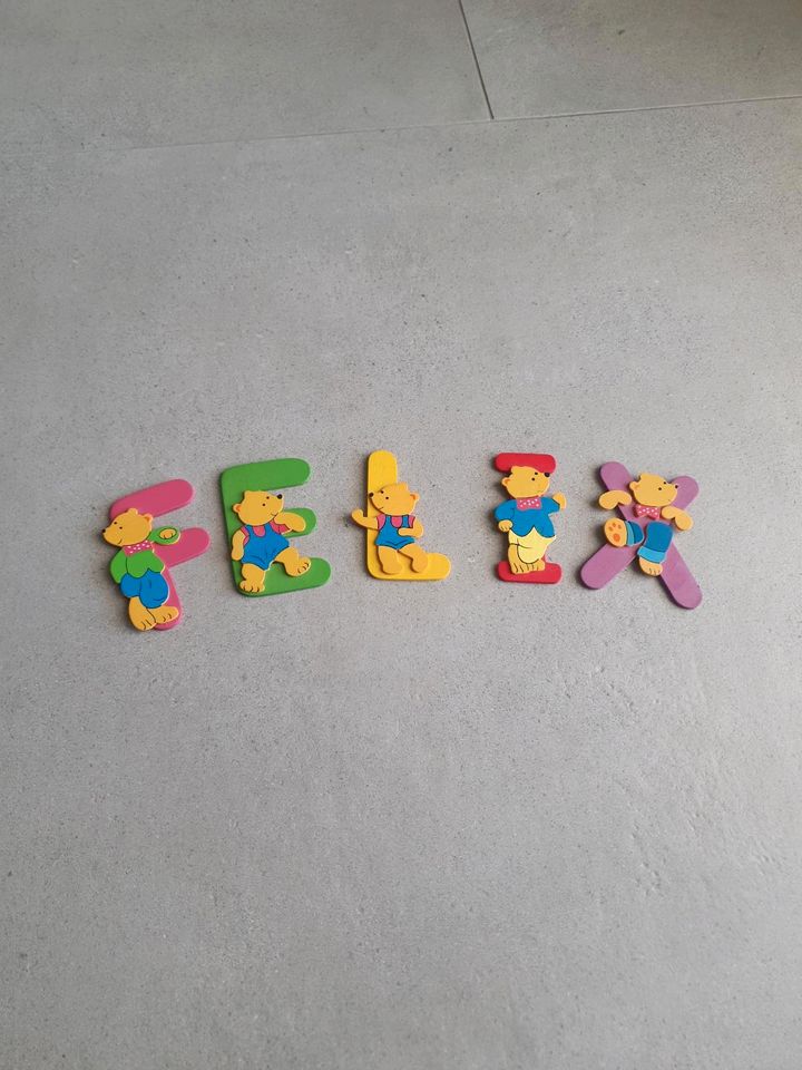 Holzbuchstaben Kinderzimmer FELIX in Geltow