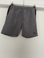 Graue Shorts Hessen - Kassel Vorschau