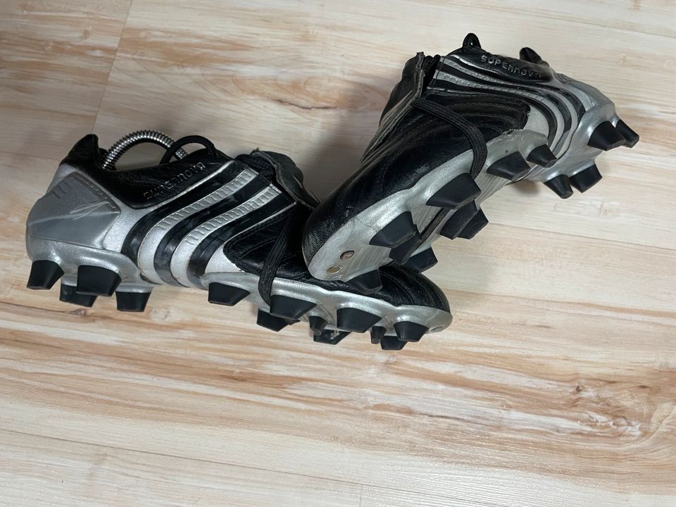 Adidas Predator Supernova, Größe 40 2/3 , FG Sohle in Medebach