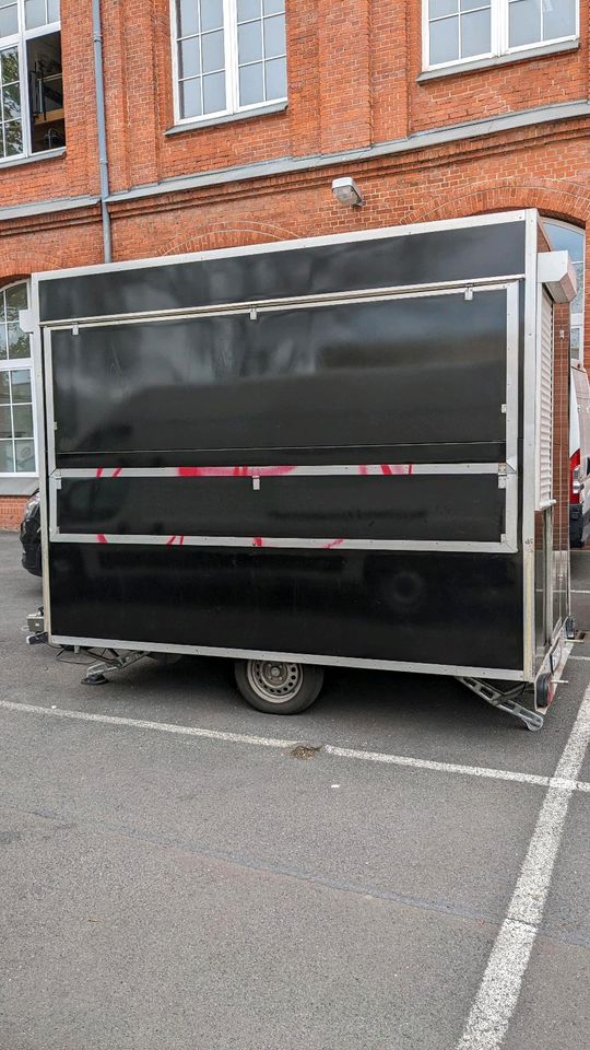 Verkaufsanhänger  Imbiss wagen Streetfood Foodtruck Brutto in Berlin