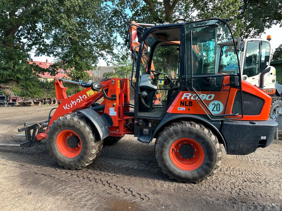 Kubota R90 Radlader Minibagger Hoflader Schlepper in Norderheistedt