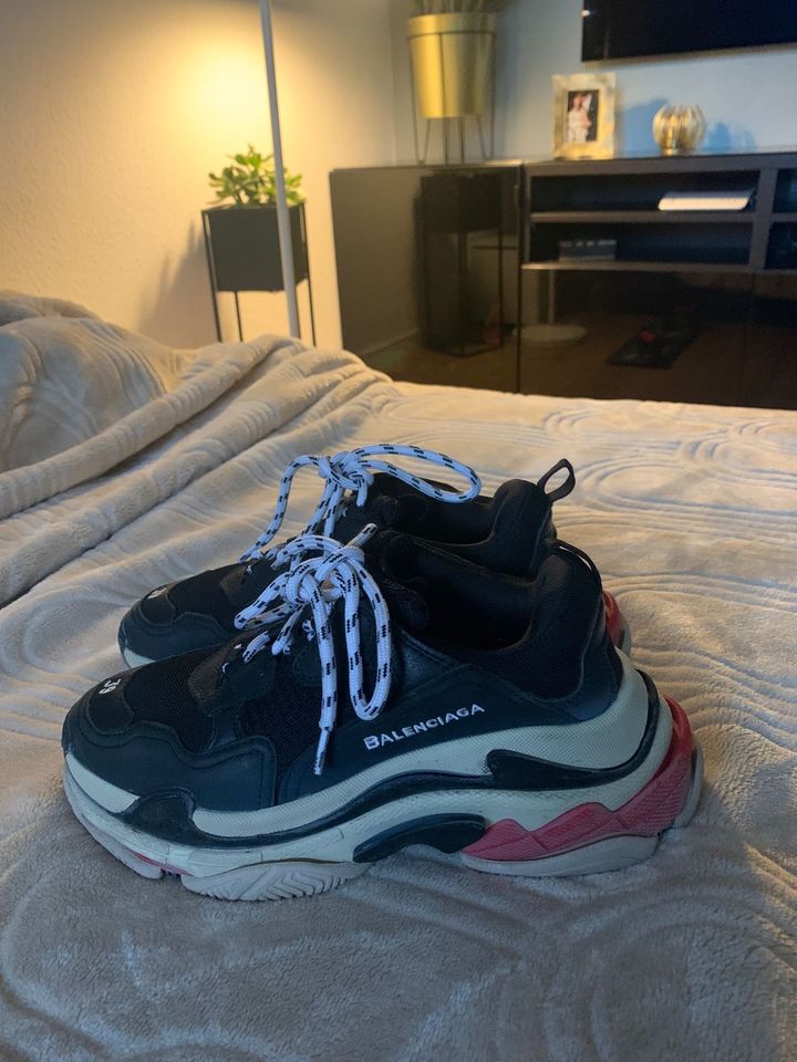 Balenciaga Sneakers 39 in Frankfurt am Main