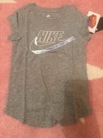 Nike T Shirt Mädchen Gr 110-116 Berlin - Charlottenburg Vorschau