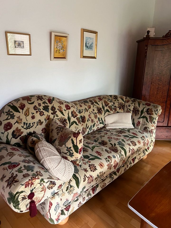 Vintage sofa im guten Zustand in Bremen