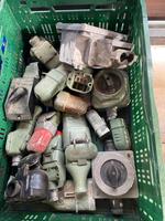 DDR Elektronik Teile Konvolut Stecker Schalter Dosen Kasten Thüringen - Sitzendorf Vorschau