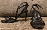 Hugo Boss Sandalen mit Absatz NEU Bayern - Erlangen Vorschau