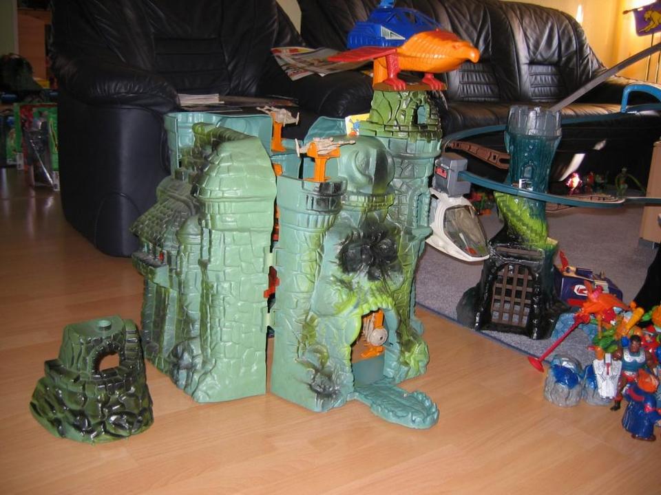 Suche MASTERS OF THE UNIVERSE HE-MAN Figuren, Fahrzeuge Burgen in Soest