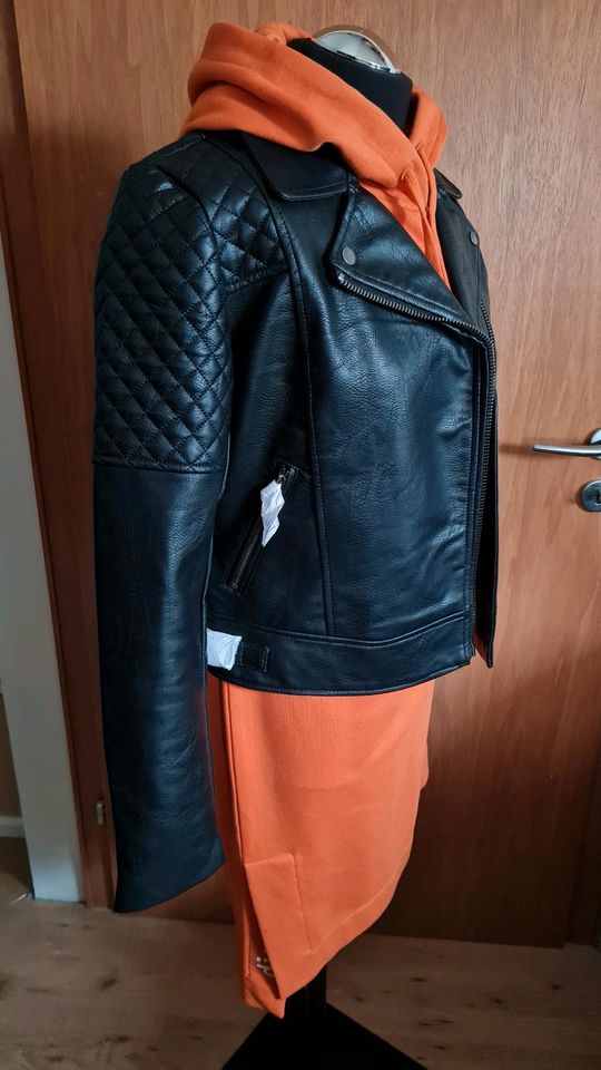 Pepe Bikerjacke 45€+Tasche 12€/55€(Hoodiekleid verkauft) in Volkmarsen