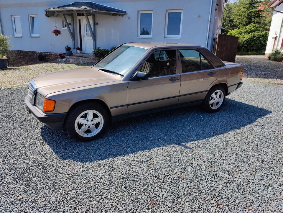 Mercedes-Benz 190 E 2.3*Klima*5-Gang* in Heimburg