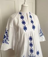 Hemdkleid Sommerkleid weiß blau bestickt Baden-Württemberg - Donaueschingen Vorschau