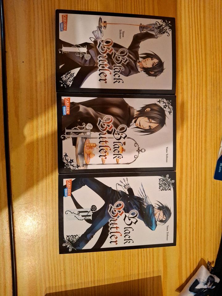 Black butler Manga 1 bis 6 + Gratis Mini sebastian Kissen in Krefeld