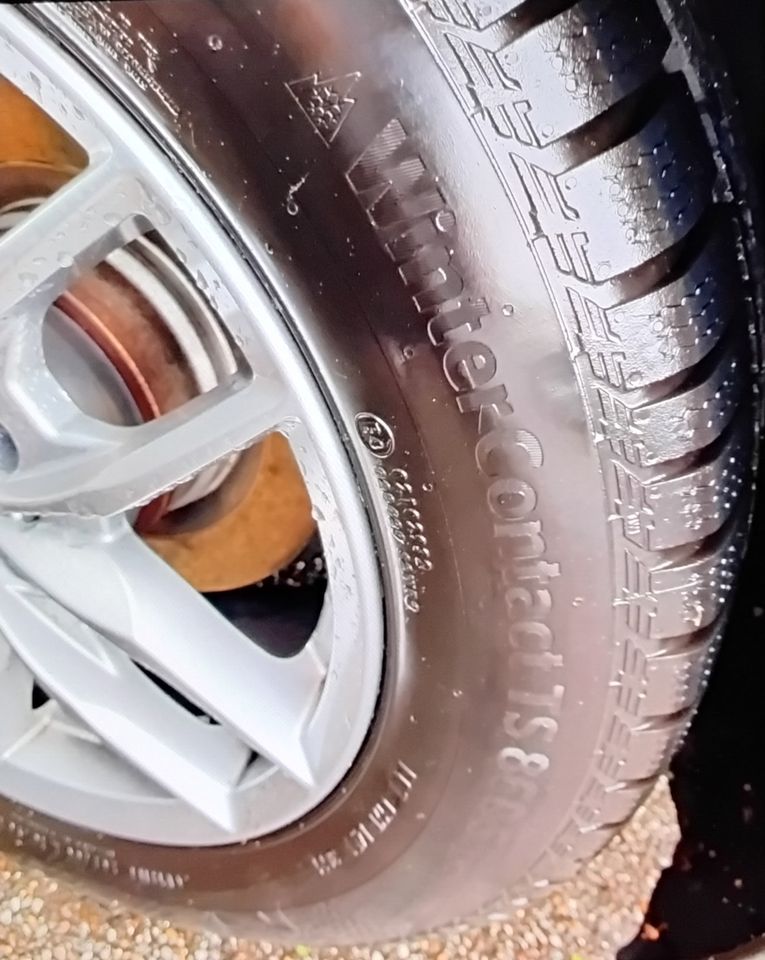 BMW Winterreifen mit Alufelgen, Conti 205/60 R, wenig gebraucht in Duisburg