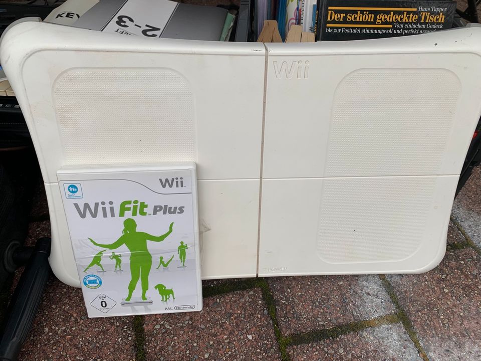 Wii fit plus Spiel plus Balance Board in Appenweier