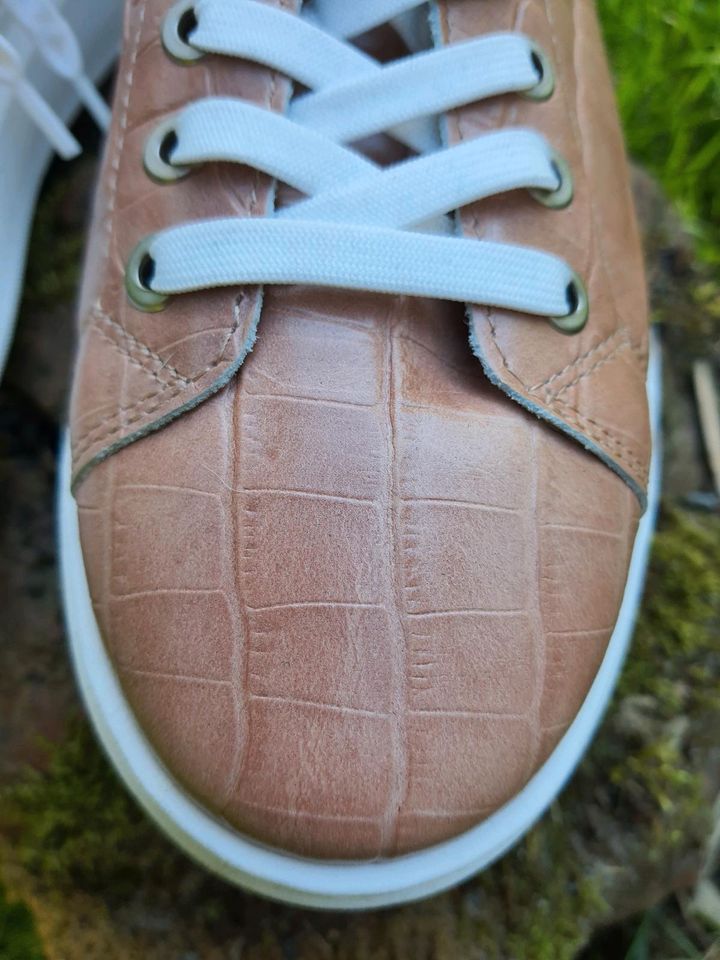 NEU! Sneaker TAMARIS feel soft Gr. 41 in Herborn