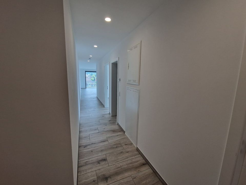 Moderne 2-Zimmer-Wohnung mit Einbauküche, Balkon und Gäste-WC in Alsbach-Hähnlein