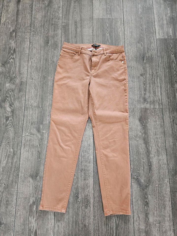 Comma Hose Modell June skinny fit Gr. 38 beige in Düsseldorf