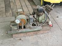 GKW Kompressor 3kW 16 bar 220V 380V 400 Volt DDR Brandenburg - Michendorf Vorschau