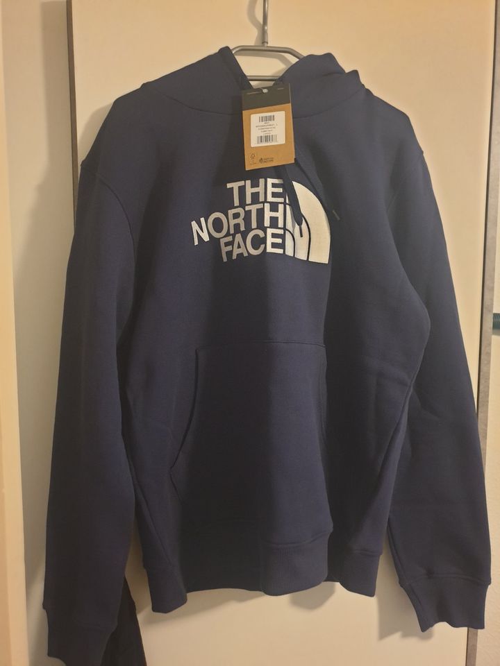 The North Face Hoodie in Hamburg