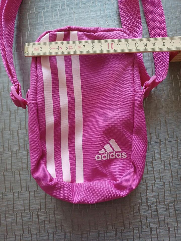 Adidas, neu Tasche, pink in Trossingen