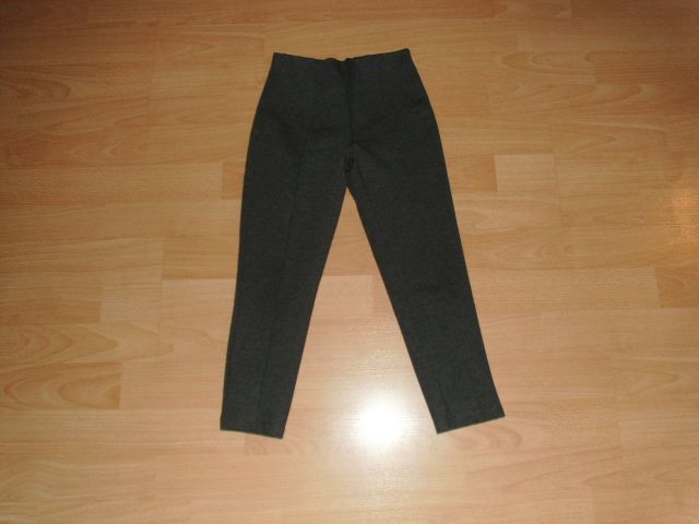 Schlupfhose von Zara, grau, Gr. 116 in Bad Harzburg