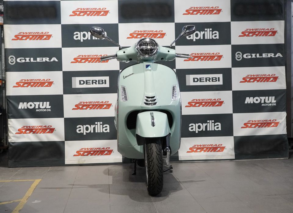 Vespa GTS 300 Neu Euro 5 in Kassel