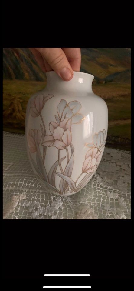 Retro Kaiser Porzellan Blumen Vase Tulpen Motiv Goldene Rand in  Rheinland-Pfalz - Koblenz | eBay Kleinanzeigen ist jetzt Kleinanzeigen