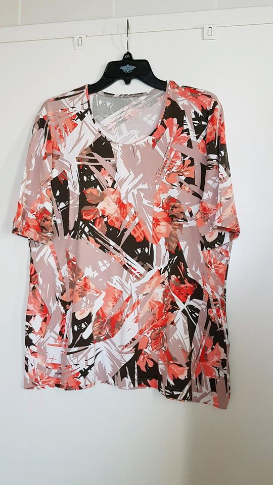 T-Shirt Größe XL mit Blumenprint in Geretsried